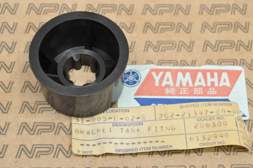NOS Yamaha 1978-79 XS750 1980-81 XS850 Tank Fitting Bracket 2G2-21347-00