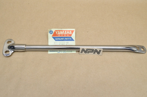 NOS Yamaha 1973-74 TX500 1975 XS500 Front Fender Stay Bracket 371-21513-00