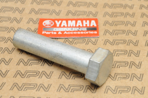 NOS Yamaha DT1 DT2 DT3 RT2 RT3 Cylinder Head Special Nut Bolt 214-11171-00