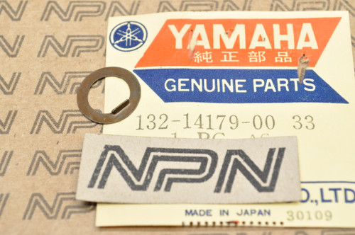 NOS Yamaha AT1 CT1 DT1 DT250 MX100 RD400 RT2 YR1 YZ125 Washer 132-14179-00-33