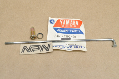 NOS Yamaha MX125 MX175 YZ125 Rear Wheel Outer Spoke & Nipple 345-25392-90