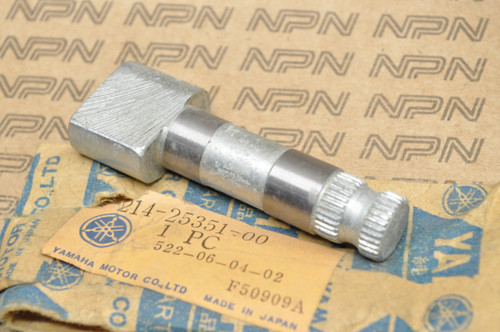 NOS Yamaha 1974 DT250 DT360 Rear Wheel Brake Cam Shaft 214-25351-00