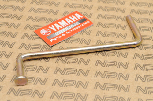 NOS Yamaha AT1 CT1 DS7 RD350 RT2 RT3 Seat Hook Prop Stopper 278-24768-00