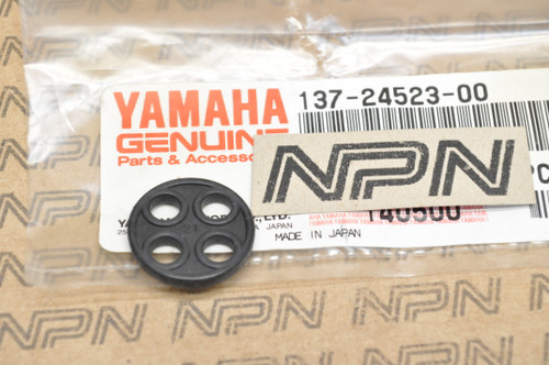 NOS Yamaha DT175 MX175 R5 RD350 XS1 XS2 YA6 YL1 YR2 Petcock Gasket 137-24523-00