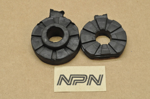 Vtg OEM Yamaha 1976-77 RD400 Foot Peg Rest Mount Bracket Bolt Rubber 1A0-27416-00