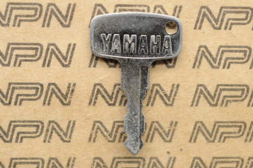NOS Yamaha Ignition Switch & Lock Key # 2643