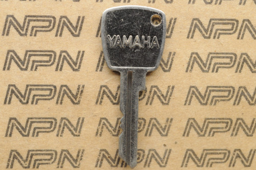 NOS Yamaha Ignition Switch & Lock Key # 2642