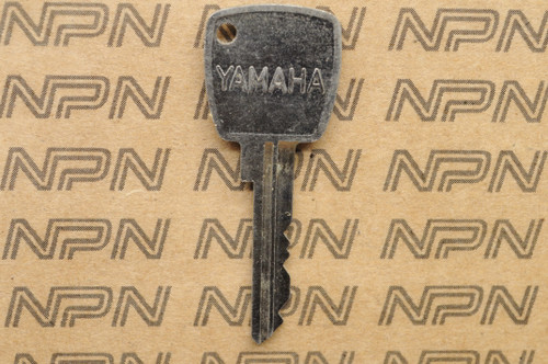 NOS Yamaha Ignition Switch & Lock Key # 2756
