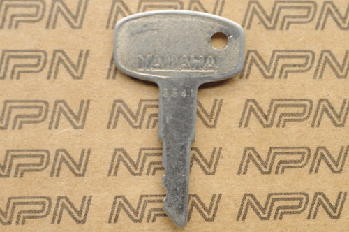 NOS Yamaha Ignition Switch & Lock Key # 5541