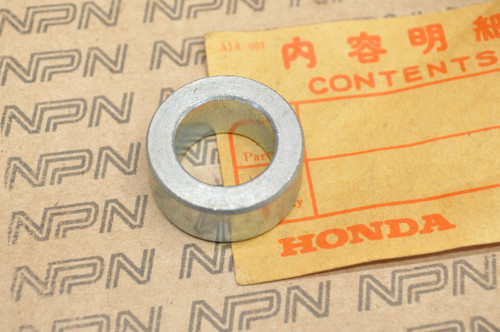 NOS Honda CL90 S90 Rear Wheel Axle Sleeve Collar 42304-028-010