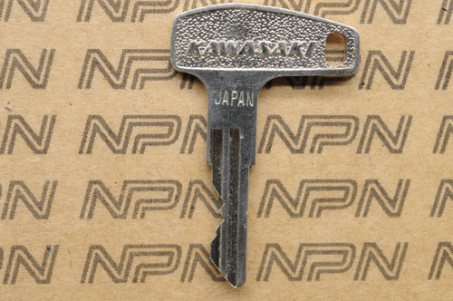 NOS Kawasaki Ignition Switch & Lock Key 27008-027-72 # 672