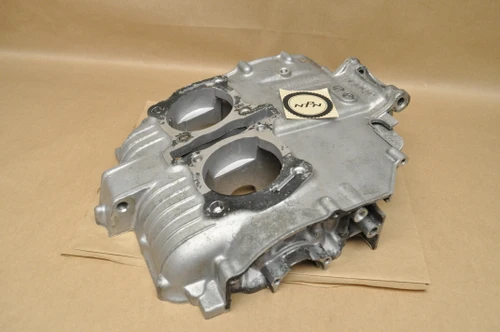 Vtg OEM Honda CB400 T CM400 Upper Crank Case #2208070 11000-443-030
