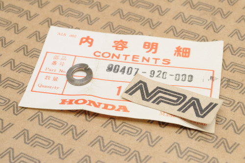NOS Honda B75 BF100 BF75 BF8 BF9.9 Outboard Engine Spring Washer 90407-920-000