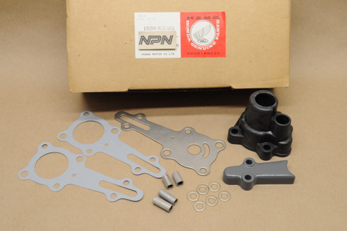 NOS Honda B75 Outboard Engine Impeller Housing Assembly Kit 19200-935-305