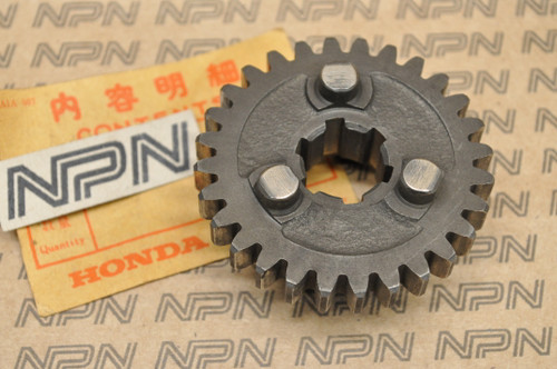 NOS Honda CA95 C95 C92 Counter Shaft 2nd Gear 28T 23441-200-000