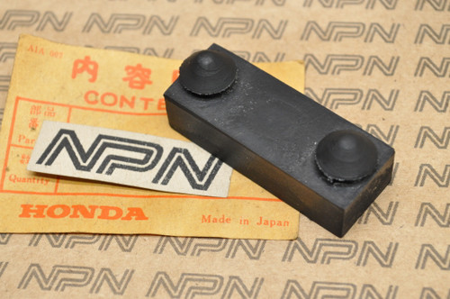 NOS Honda CB450 CB750 CL350 CT70 SL70 XL80 XR75 Seat Rubber 77205-286-000