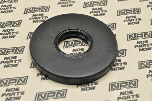 NOS Honda TRX350 VF1100 VF700 VF750 VT700 VT750 Shaft Oil Seal 91205-MB0-771