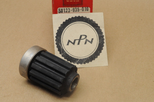 NOS Honda B75 Outboard Engine Propeller Bushing 58120-935-010