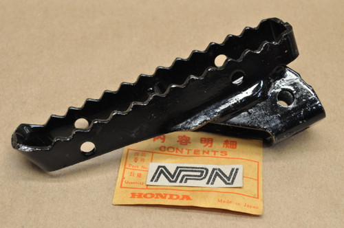 NOS Honda 1983 ATC200 X Right Side Foot Peg Rest Step 50616-965-000