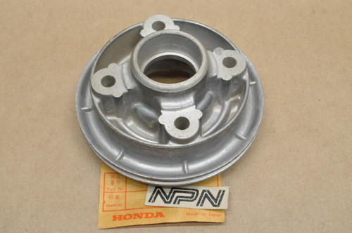 NOS Honda C100 C102 C110 C105 T Rear Wheel Hub Drive Flange 42610-001-050