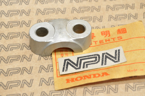 NOS Honda CB450 CB72 CB77 CL72 CL77 Front Axle Holder Bracket 51634-283-000 T