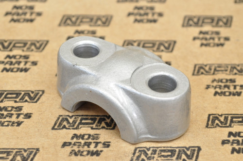 NOS Honda CB450 CB72 CB77 CL72 CL77 Front Axle Holder Bracket 51634-283-000 T