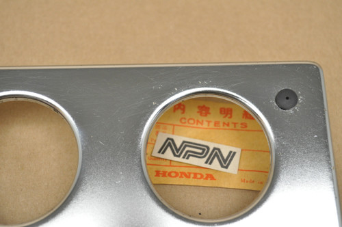NOS Honda SL350 K1 License Plate Bracket Number Plate  84702-312-670