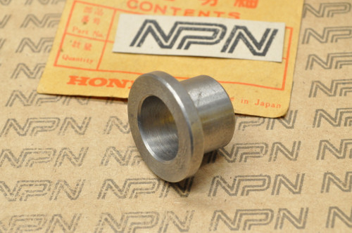 NOS Honda CB350 CB360 CB400 CL350 SL350 Rear Axle Collar B 42625-286-000
