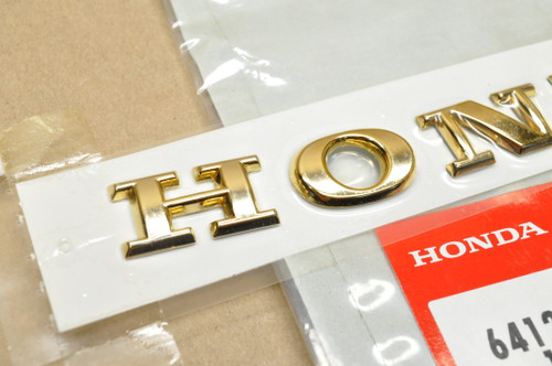 NOS Honda GL1500 Gold Wing Wind Shield Screen Garnish Emblem Badge 64125-MAM-000