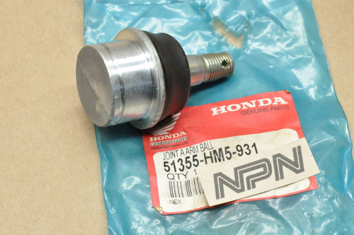 NOS Honda TRX250 TRX300 TRX300FW Fourtrax Front A Arm Ball Joint A 51355-HM5-931