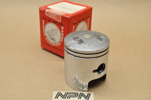 NOS Honda CR125 M Piston .75 Oversize 13104-360-810