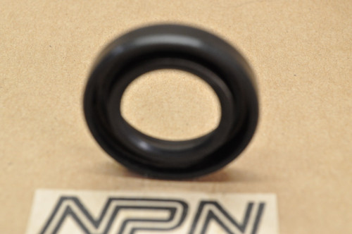 NOS Honda CB100 CT200 CT90 S90 SL125 ST90 TL125 XL125 Oil Seal 91201-030-000