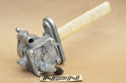 NOS Suzuki 1978-79 GS1000 1979 GS425 Fuel Gas Tank Petcock Valve 44300-44011