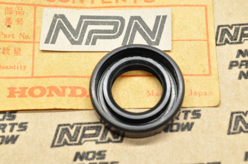 NOS Honda CB100 CB350 CB72 CB77 CL100 CL77 SL125 XL100 XR75 Seal 91204-259-000