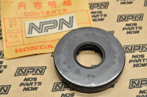 NOS Honda SL175 CB160 CB175 CL160 CL175 CA160 CA175 Shaft Oil Seal 91201-216-000