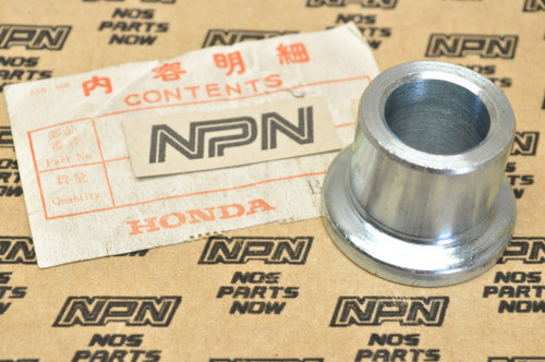 NOS Honda MT250 XL250 XL350 Rear Wheel Axle Side Collar 42311-358-000