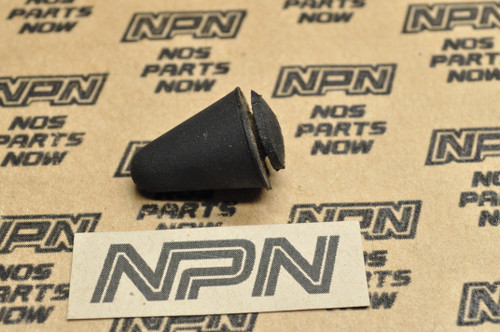 Vtg OEM Honda CB550 CB550F CB750 K Rear Fender Rubber Cone Plug 90899-323-610