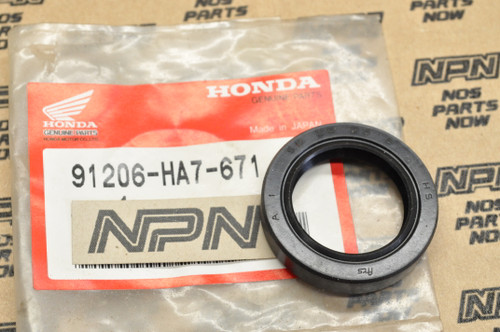 NOS Honda 1986-87 TRX350 1987-89 TRX350D Side Gear Case Oil Seal 91206-HA7-671