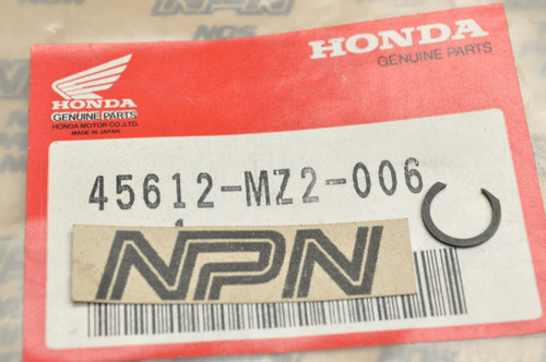 NOS Honda 1993-96 CBR1000 F Master Cylinder Spring Clip 45612-MZ2-006
