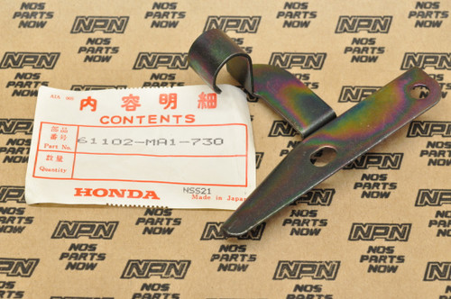 NOS Honda 1982 GL500 1983 GL650 Silver Wing Front Fender Guide 61102-MA1-730