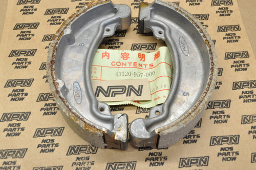 NOS Honda 1978-85 ATC70 Rear Brake Shoe Pad Set for 1 Hub= 2 Shoes 43120-957-000