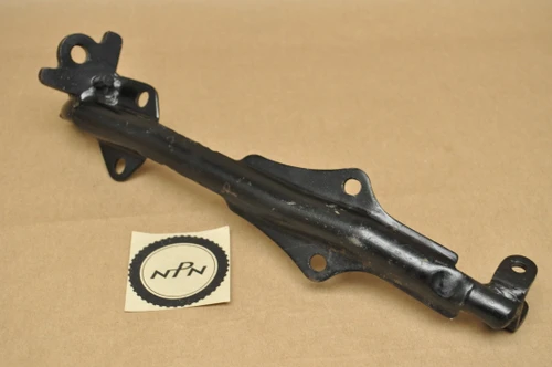 NOS Honda CL100 CL100S CL125 S Foot Rest Peg Mount Bracket Bar 50610-108-670 B