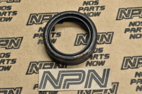NOS Honda CL77 CA77 CA95 CB160 CB450 CB72 CB77 CL450 CL72 Oil Seal 91205-200-000
