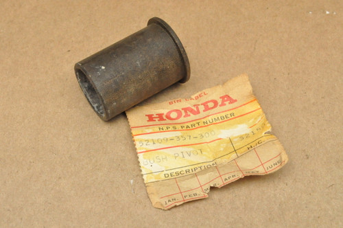 NOS Honda CR250 M MT250 Swing Arm Pivot Thrust Bushing 52109-357-300