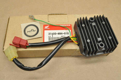 NOS Honda 1989-90 CBR600 F Hurricane Voltage Regulator Rectifier 31600-MN4-018