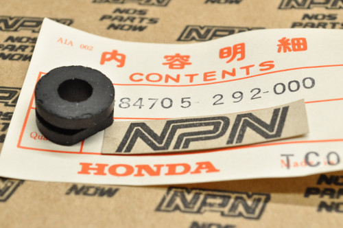 NOS Honda CB450 CL350 CL450 SL350 SL70 ST90 XL125 Bracket Rubber 84705-292-000