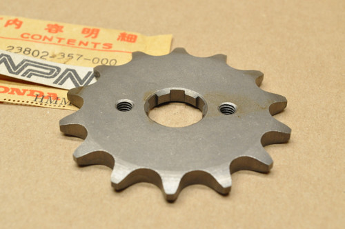 NOS Honda CR250 M MT250 Front Chain Drive Sprocket 14T 23802-357-000