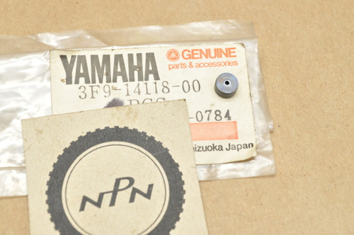 NOS Yamaha FJ1200 FZ600 XJ700 XS400 XS650 XT225 XT250 XV1100 Carburetor Plug 3F9-14118-00