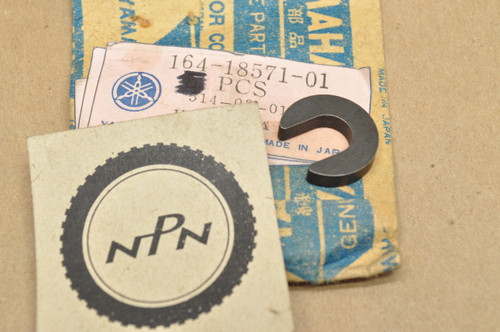 NOS Yamaha AT1 AT2 AT3 CT1 CT2 CT3 DT125 G6S G7S HT1 RS100 YCS1 Gear Shift Cam Holder 164-18571-01