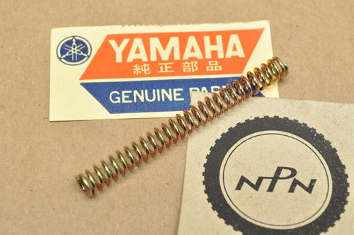 NOS Yamaha RD400 VMX12 XS400 XJ700 XV1100 XV250 XV535 XV750 Head Light Screw Spring 1A0-84332-60